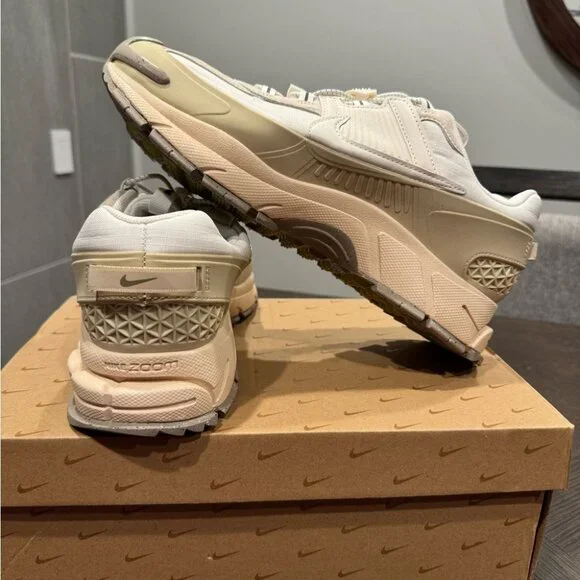 Nike Vomero Roam - Picture 2 of 5